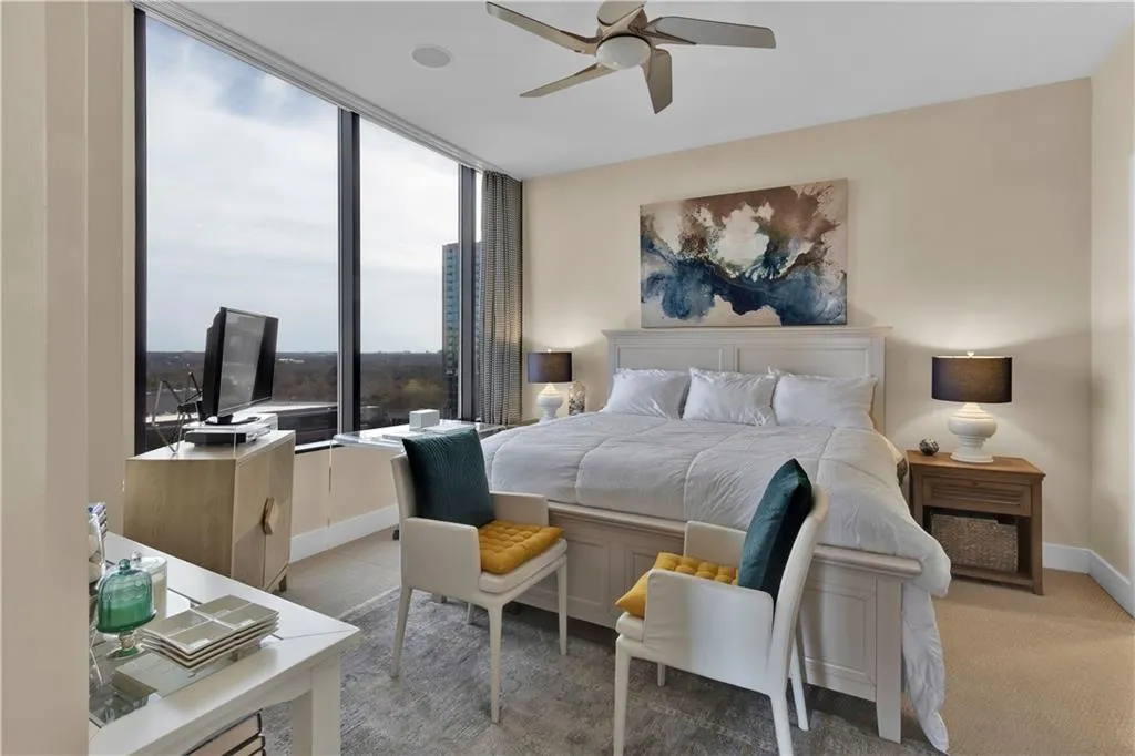 2828 Peachtree Road Nw Unit 1402, Atlanta, Georgia 30305, 2 Bedrooms Bedrooms, ,2 BathroomsBathrooms,Residential,For Sale,2828 Peachtree Road Nw Unit 1402,7611837