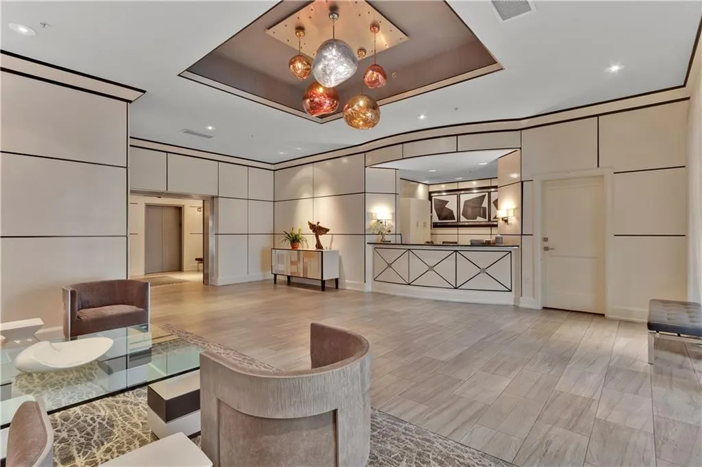 2828 Peachtree Road Nw Unit 1402, Atlanta, Georgia 30305, 2 Bedrooms Bedrooms, ,2 BathroomsBathrooms,Residential,For Sale,2828 Peachtree Road Nw Unit 1402,7611837