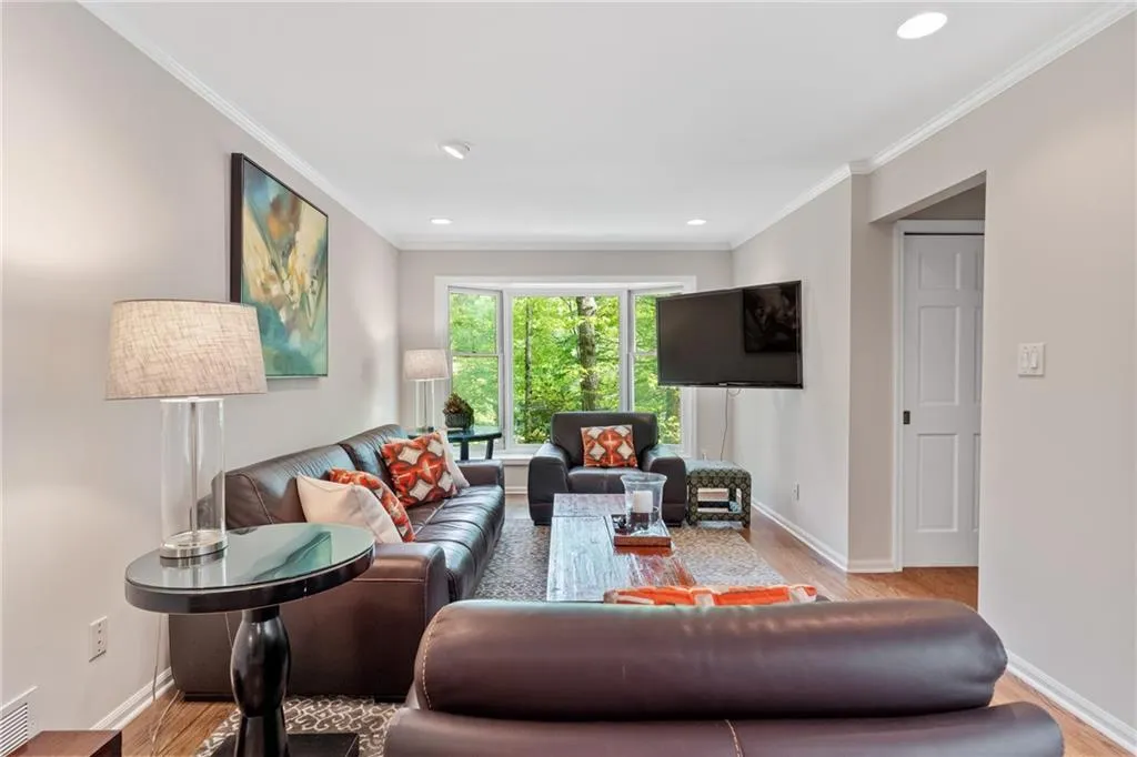 245 W Spalding Drive, Sandy Springs, Georgia 30328, 4 Bedrooms Bedrooms, ,3 BathroomsBathrooms,Residential,Sold,245 W Spalding Drive,6876553