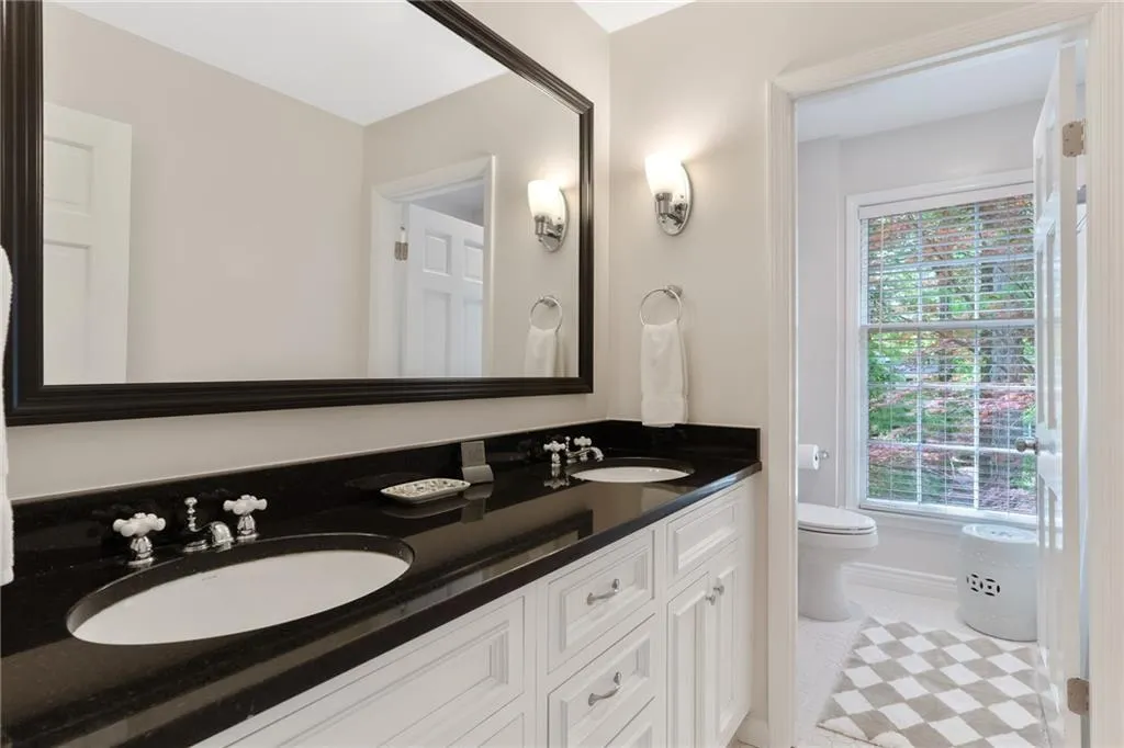 245 W Spalding Drive, Sandy Springs, Georgia 30328, 4 Bedrooms Bedrooms, ,3 BathroomsBathrooms,Residential,Sold,245 W Spalding Drive,6876553