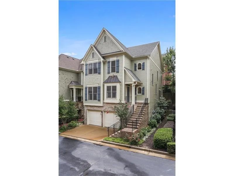 1124 Park Overlook Drive Ne, Atlanta, Georgia 30324, 4 Bedrooms Bedrooms, ,3 BathroomsBathrooms,Residential,Sold,1124 Park Overlook Drive Ne,5957560