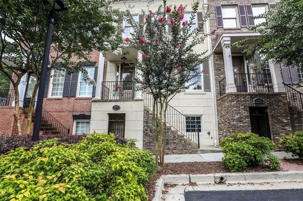 1071 Pearl Point Ne, Sandy Springs, Georgia 30328, 2 Bedrooms Bedrooms, ,3 BathroomsBathrooms,Residential,Sold,1071 Pearl Point Ne,6907261
