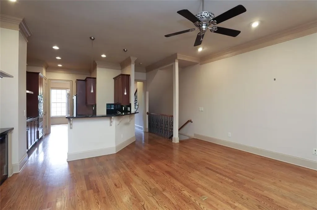 1071 Pearl Point Ne, Sandy Springs, Georgia 30328, 2 Bedrooms Bedrooms, ,3 BathroomsBathrooms,Residential,Sold,1071 Pearl Point Ne,6907261