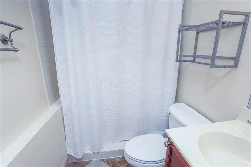 1071 Pearl Point Ne, Sandy Springs, Georgia 30328, 2 Bedrooms Bedrooms, ,3 BathroomsBathrooms,Residential,Sold,1071 Pearl Point Ne,6907261