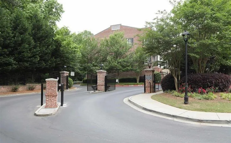 1071 Pearl Point Ne, Sandy Springs, Georgia 30328, 2 Bedrooms Bedrooms, ,3 BathroomsBathrooms,Residential,Sold,1071 Pearl Point Ne,6907261