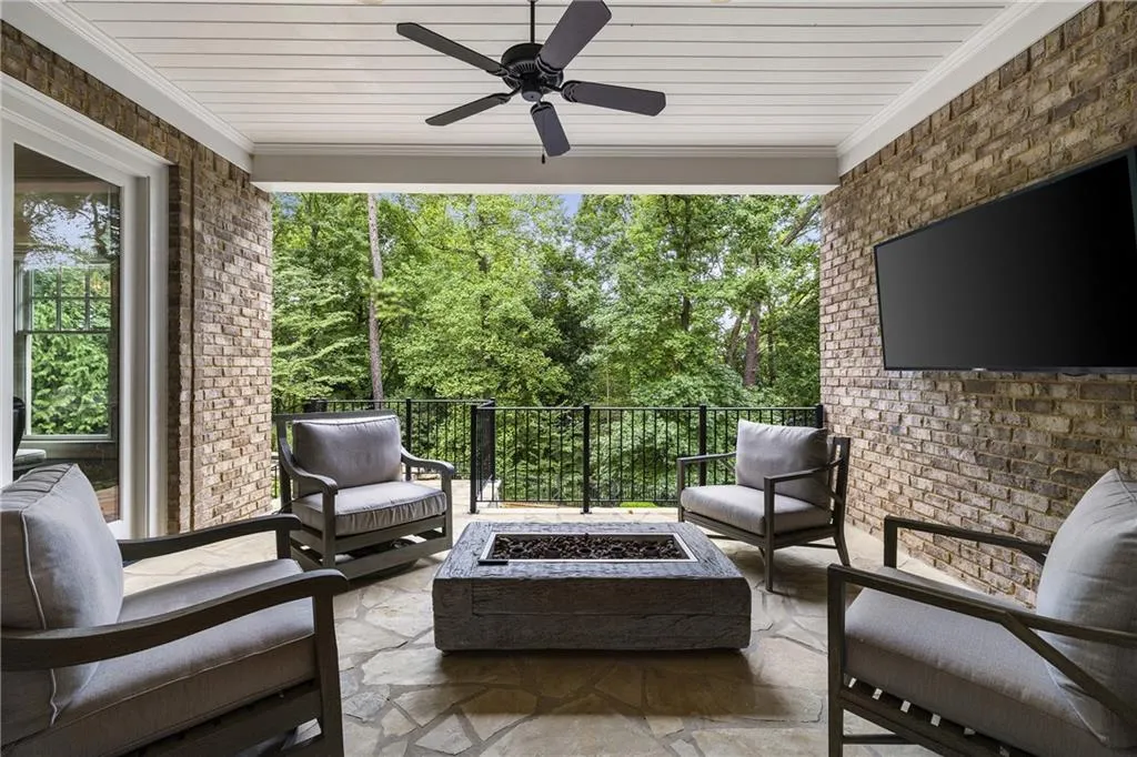 5575 Lake Island Drive, Atlanta, Georgia 30327, 5 Bedrooms Bedrooms, ,6 BathroomsBathrooms,Residential,For Sale,5575 Lake Island Drive,7627460