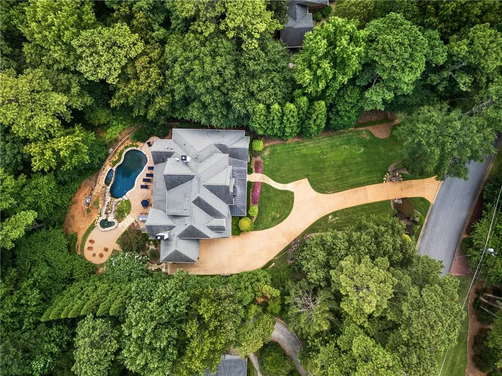 5575 Lake Island Drive, Atlanta, Georgia 30327, 5 Bedrooms Bedrooms, ,6 BathroomsBathrooms,Residential,For Sale,5575 Lake Island Drive,7627460