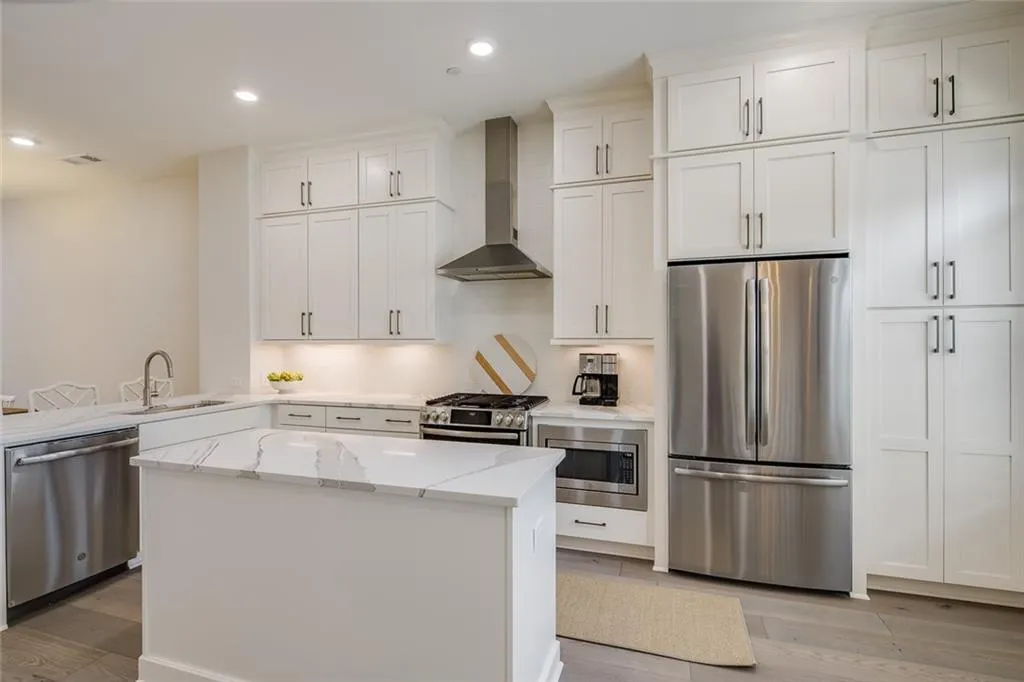 4319 Parkside Place, Atlanta, Georgia 30342, 2 Bedrooms Bedrooms, ,2 BathroomsBathrooms,Residential,Sold,4319 Parkside Place,6886817