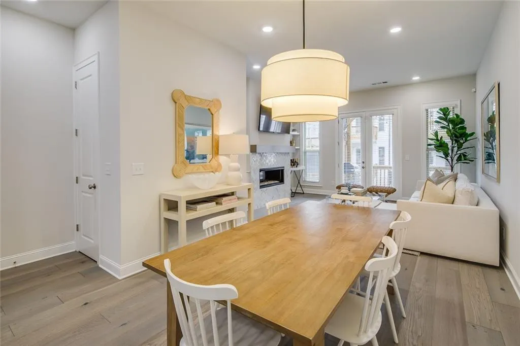 4319 Parkside Place, Atlanta, Georgia 30342, 2 Bedrooms Bedrooms, ,2 BathroomsBathrooms,Residential,Sold,4319 Parkside Place,6886817