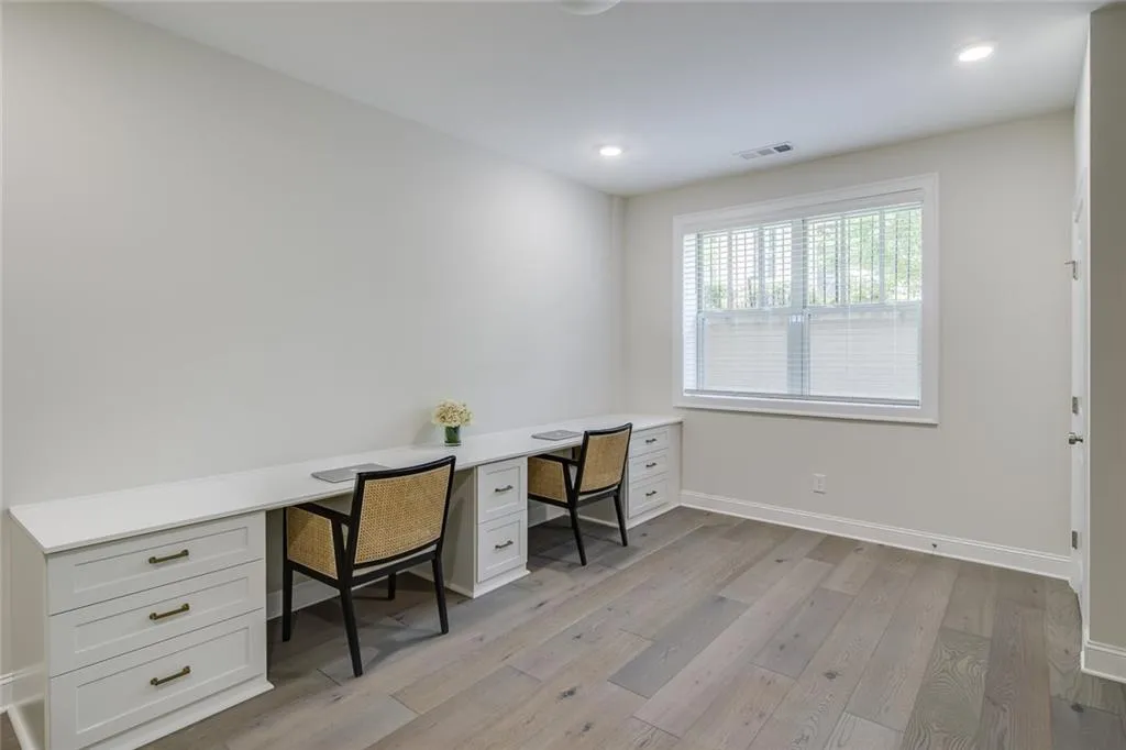 4319 Parkside Place, Atlanta, Georgia 30342, 2 Bedrooms Bedrooms, ,2 BathroomsBathrooms,Residential,Sold,4319 Parkside Place,6886817