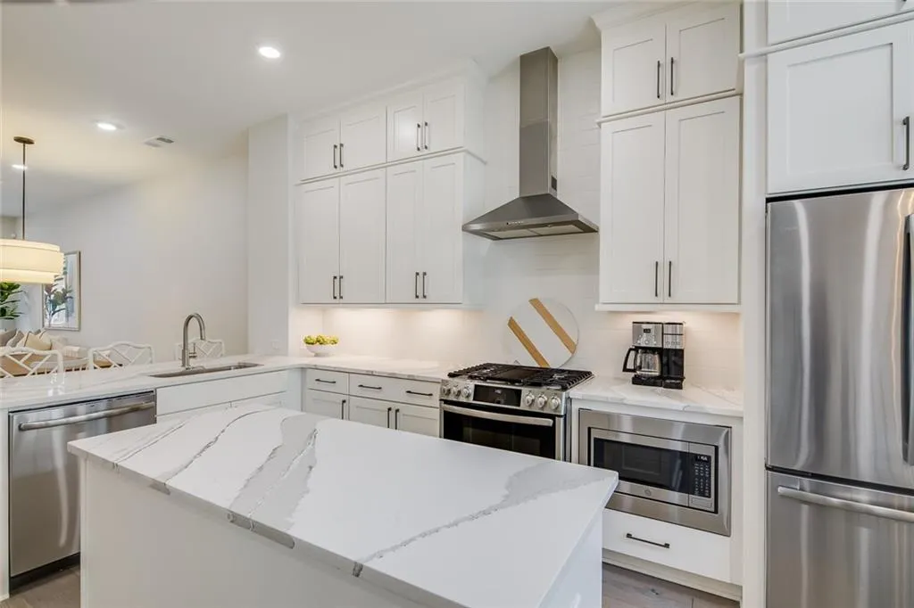 4319 Parkside Place, Atlanta, Georgia 30342, 2 Bedrooms Bedrooms, ,2 BathroomsBathrooms,Residential,Sold,4319 Parkside Place,6886817