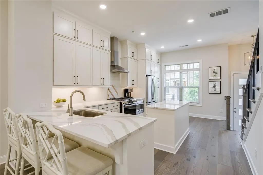 4319 Parkside Place, Atlanta, Georgia 30342, 2 Bedrooms Bedrooms, ,2 BathroomsBathrooms,Residential,Sold,4319 Parkside Place,6886817