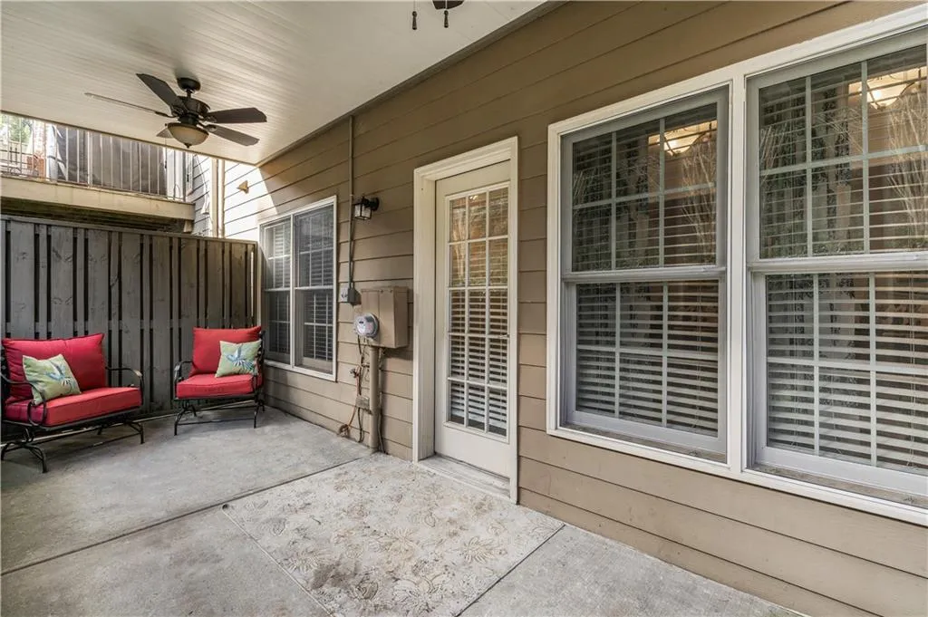 5453 Battery Lane Unit 20, Atlanta, Georgia 30342, 4 Bedrooms Bedrooms, ,3 BathroomsBathrooms,Residential,Sold,5453 Battery Lane Unit 20,6693386