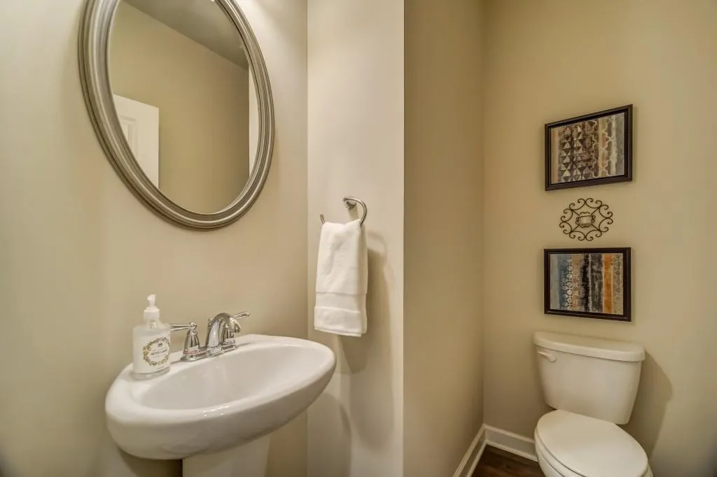 7425 Highland Bluff, Sandy Springs, Georgia 30328, 3 Bedrooms Bedrooms, ,3 BathroomsBathrooms,Residential,Sold,7425 Highland Bluff,6539250