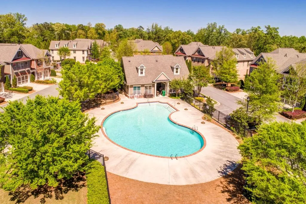 7425 Highland Bluff, Sandy Springs, Georgia 30328, 3 Bedrooms Bedrooms, ,3 BathroomsBathrooms,Residential,Sold,7425 Highland Bluff,6539250