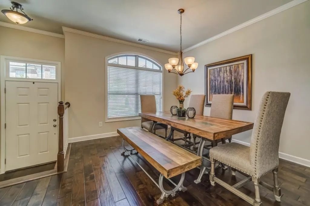 7425 Highland Bluff, Sandy Springs, Georgia 30328, 3 Bedrooms Bedrooms, ,3 BathroomsBathrooms,Residential,Sold,7425 Highland Bluff,6539250