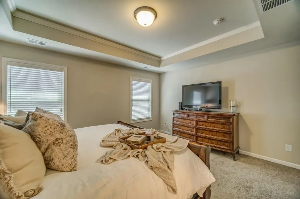7425 Highland Bluff, Sandy Springs, Georgia 30328, 3 Bedrooms Bedrooms, ,3 BathroomsBathrooms,Residential,Sold,7425 Highland Bluff,6539250