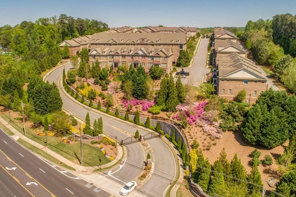 7425 Highland Bluff, Sandy Springs, Georgia 30328, 3 Bedrooms Bedrooms, ,3 BathroomsBathrooms,Residential,Sold,7425 Highland Bluff,6539250