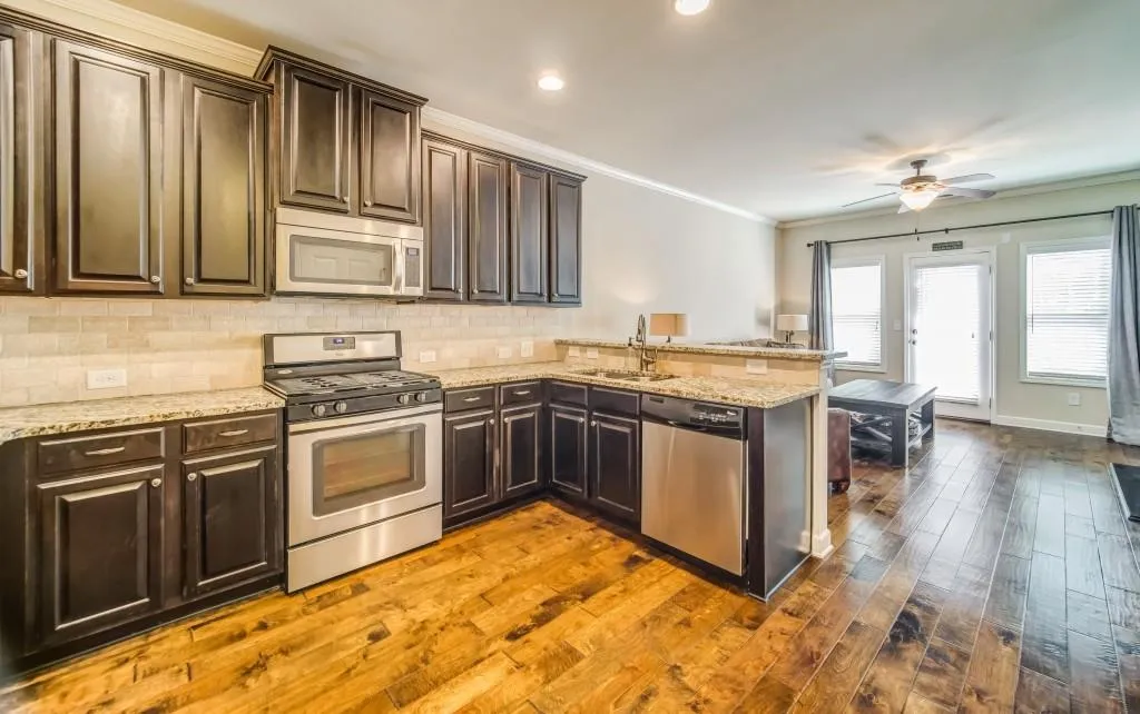 7425 Highland Bluff, Sandy Springs, Georgia 30328, 3 Bedrooms Bedrooms, ,3 BathroomsBathrooms,Residential,Sold,7425 Highland Bluff,6539250