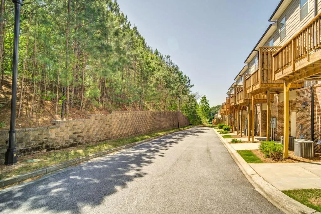 7425 Highland Bluff, Sandy Springs, Georgia 30328, 3 Bedrooms Bedrooms, ,3 BathroomsBathrooms,Residential,Sold,7425 Highland Bluff,6539250