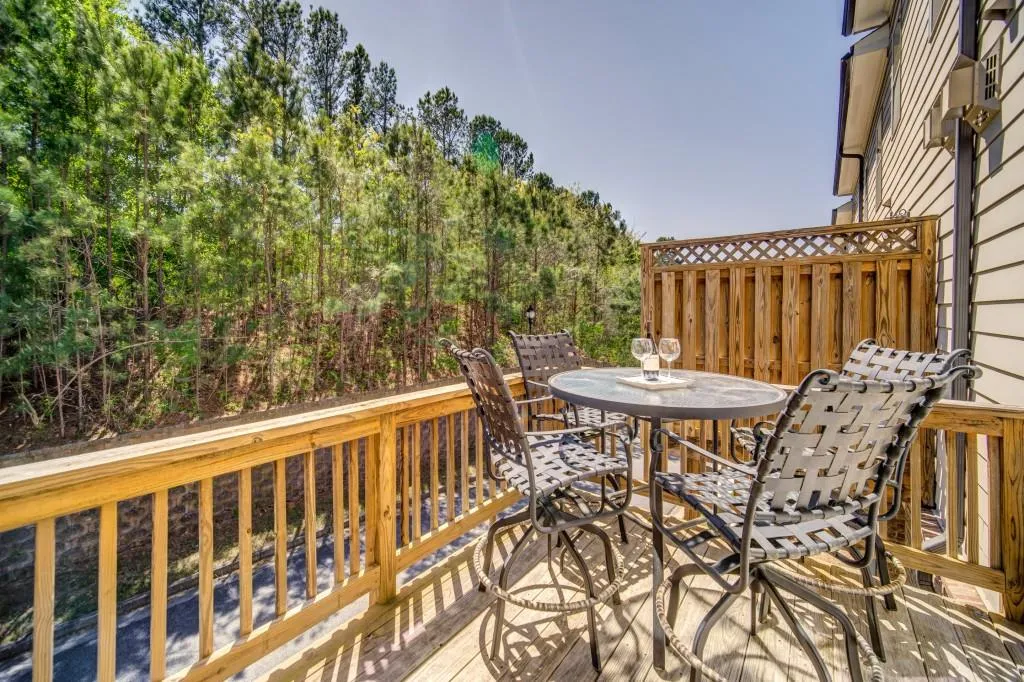 7425 Highland Bluff, Sandy Springs, Georgia 30328, 3 Bedrooms Bedrooms, ,3 BathroomsBathrooms,Residential,Sold,7425 Highland Bluff,6539250