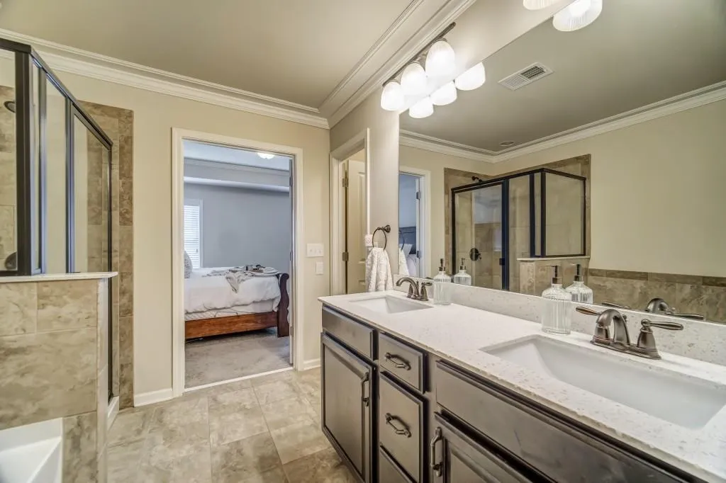 7425 Highland Bluff, Sandy Springs, Georgia 30328, 3 Bedrooms Bedrooms, ,3 BathroomsBathrooms,Residential,Sold,7425 Highland Bluff,6539250