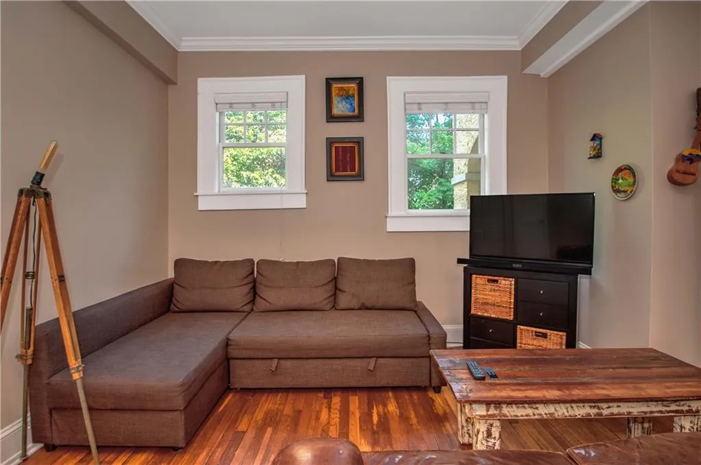 2855 Peachtree Road Ne Unit 207, Atlanta, Georgia 30305, 1 Bedroom Bedrooms, ,1 BathroomBathrooms,Residential,Sold,2855 Peachtree Road Ne Unit 207,5715375