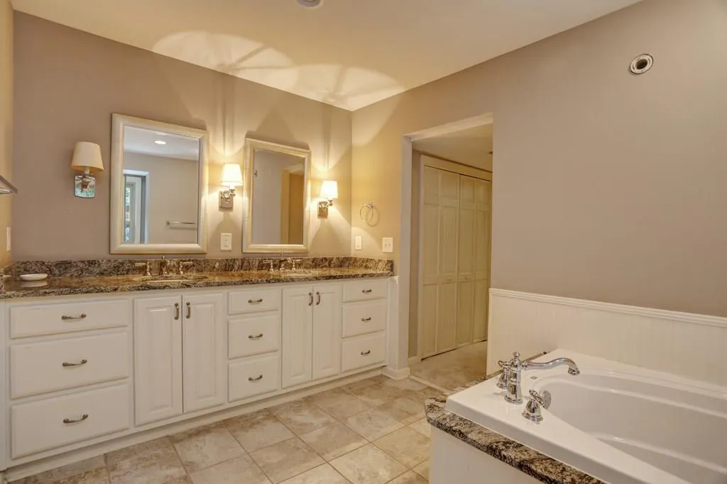 585 Coldstream Court, Sandy Springs, Georgia 30328, 4 Bedrooms Bedrooms, ,3 BathroomsBathrooms,Residential,Sold,585 Coldstream Court,5895368