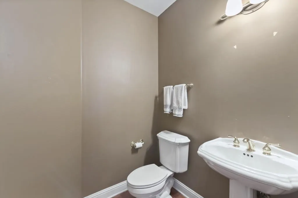 6355 Glen Oaks Lane, Sandy Springs, Georgia 30328, 4 Bedrooms Bedrooms, ,3 BathroomsBathrooms,Residential,Sold,6355 Glen Oaks Lane,6796895