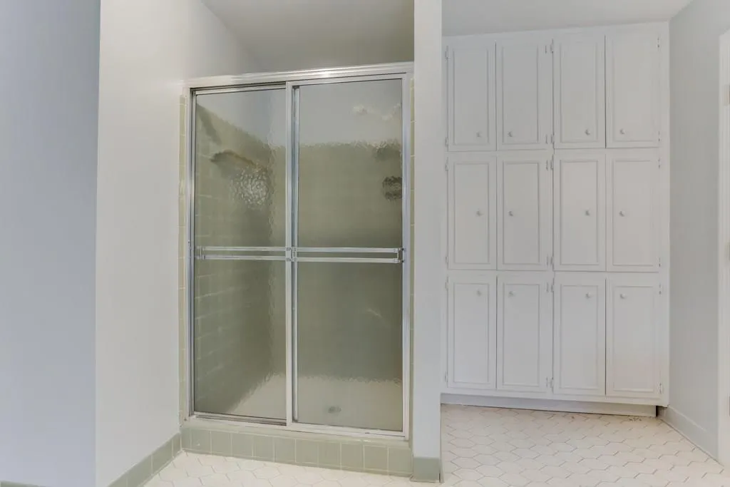 2215 Spalding Drive, Sandy Springs, Georgia 30350, 4 Bedrooms Bedrooms, ,3 BathroomsBathrooms,Residential,Sold,2215 Spalding Drive,6115722