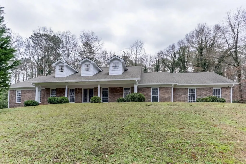 2215 Spalding Drive, Sandy Springs, Georgia 30350, 4 Bedrooms Bedrooms, ,3 BathroomsBathrooms,Residential,Sold,2215 Spalding Drive,6115722