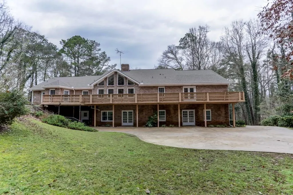 2215 Spalding Drive, Sandy Springs, Georgia 30350, 4 Bedrooms Bedrooms, ,3 BathroomsBathrooms,Residential,Sold,2215 Spalding Drive,6115722