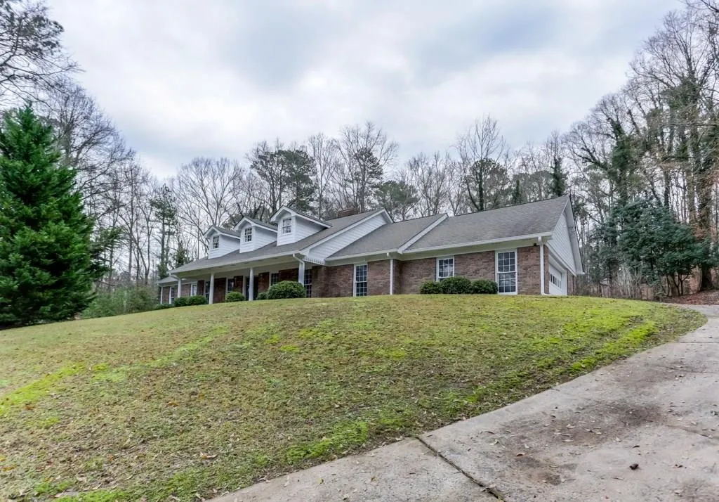 2215 Spalding Drive, Sandy Springs, Georgia 30350, 4 Bedrooms Bedrooms, ,3 BathroomsBathrooms,Residential,Sold,2215 Spalding Drive,6115722