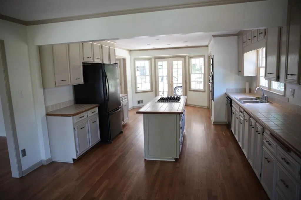 230 Stone Mill Trail, Atlanta, Georgia 30328, 3 Bedrooms Bedrooms, ,2 BathroomsBathrooms,Residential,Sold,230 Stone Mill Trail,5993937