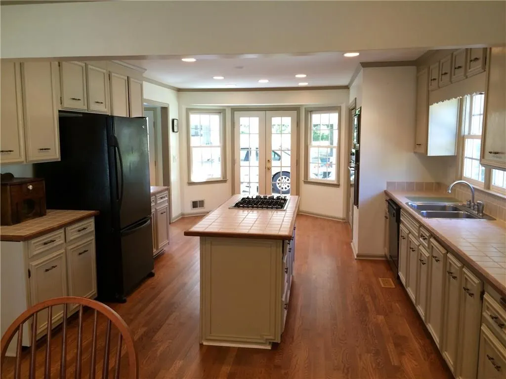 230 Stone Mill Trail, Atlanta, Georgia 30328, 3 Bedrooms Bedrooms, ,2 BathroomsBathrooms,Residential,Sold,230 Stone Mill Trail,5993937