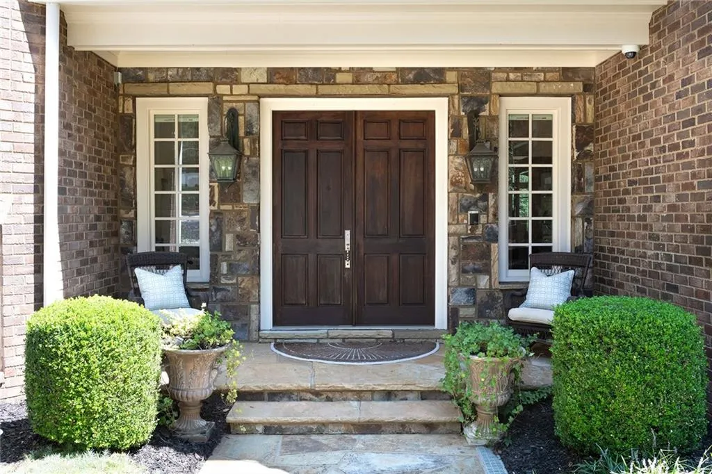 5509 Long Island Drive Nw, Atlanta, Georgia 30327, 6 Bedrooms Bedrooms, ,7 BathroomsBathrooms,Residential,Sold,5509 Long Island Drive Nw,7447945