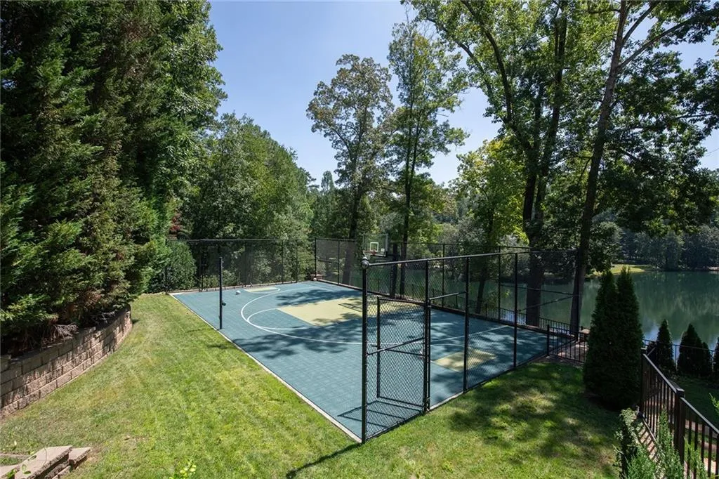 5509 Long Island Drive Nw, Atlanta, Georgia 30327, 6 Bedrooms Bedrooms, ,7 BathroomsBathrooms,Residential,Sold,5509 Long Island Drive Nw,7447945