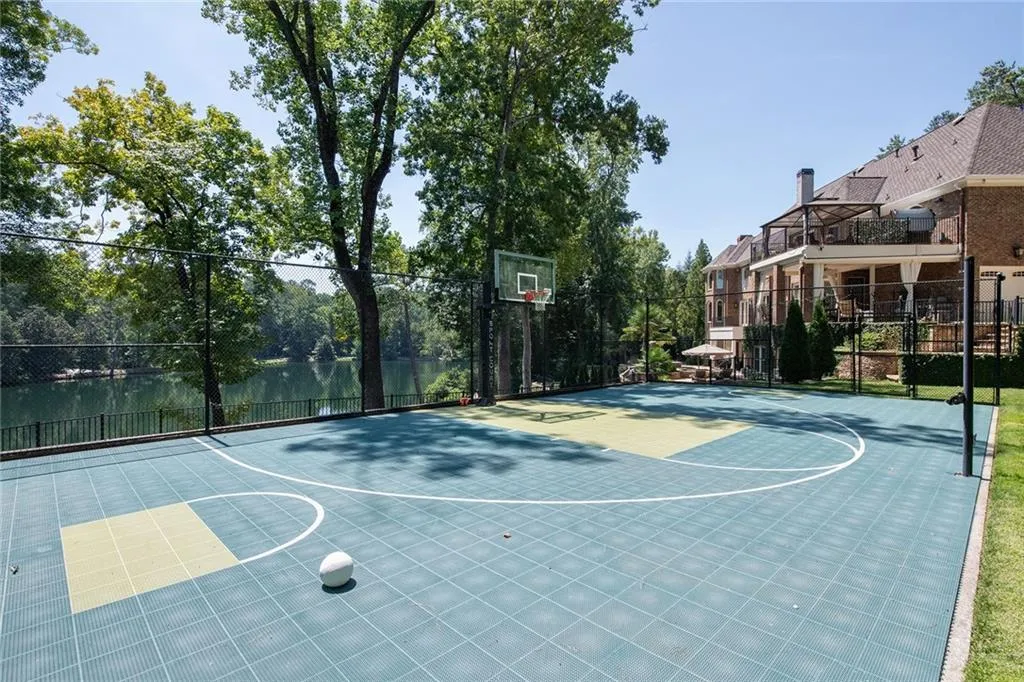 5509 Long Island Drive Nw, Atlanta, Georgia 30327, 6 Bedrooms Bedrooms, ,7 BathroomsBathrooms,Residential,Sold,5509 Long Island Drive Nw,7447945