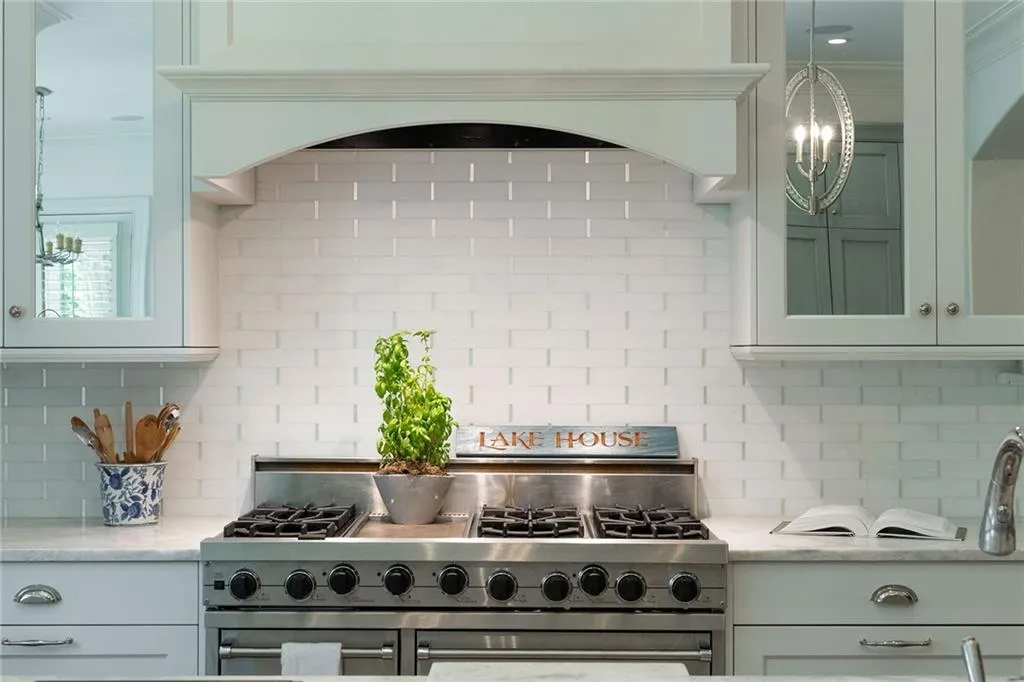 5509 Long Island Drive Nw, Atlanta, Georgia 30327, 6 Bedrooms Bedrooms, ,7 BathroomsBathrooms,Residential,Sold,5509 Long Island Drive Nw,7447945