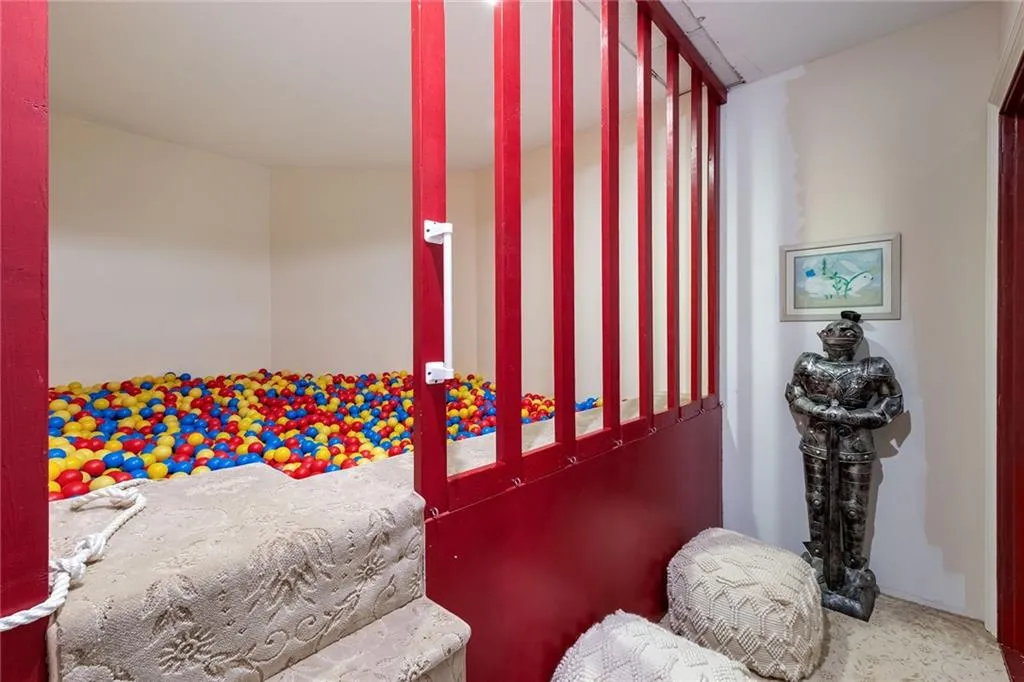 5509 Long Island Drive Nw, Atlanta, Georgia 30327, 6 Bedrooms Bedrooms, ,7 BathroomsBathrooms,Residential,Sold,5509 Long Island Drive Nw,7447945