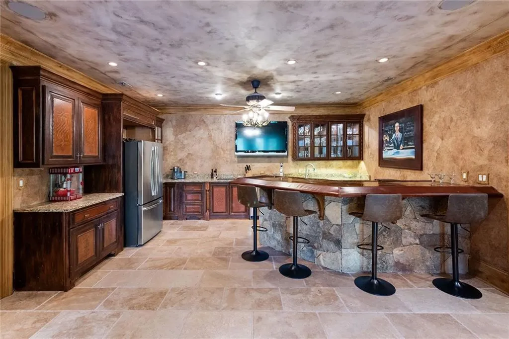 5509 Long Island Drive Nw, Atlanta, Georgia 30327, 6 Bedrooms Bedrooms, ,7 BathroomsBathrooms,Residential,Sold,5509 Long Island Drive Nw,7447945