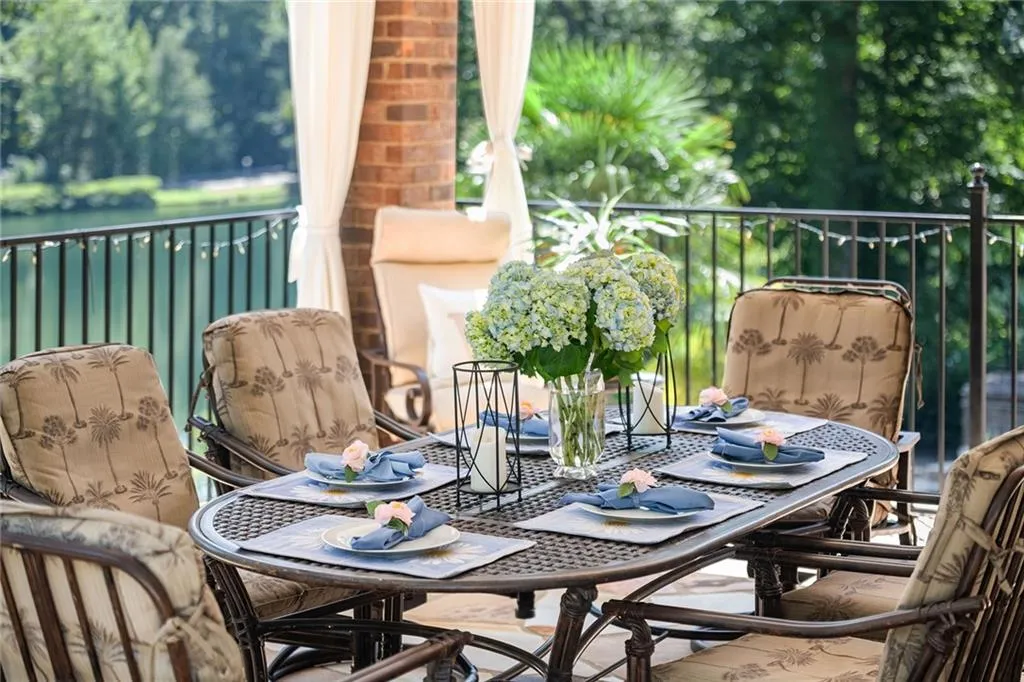 5509 Long Island Drive Nw, Atlanta, Georgia 30327, 6 Bedrooms Bedrooms, ,7 BathroomsBathrooms,Residential,Sold,5509 Long Island Drive Nw,7447945