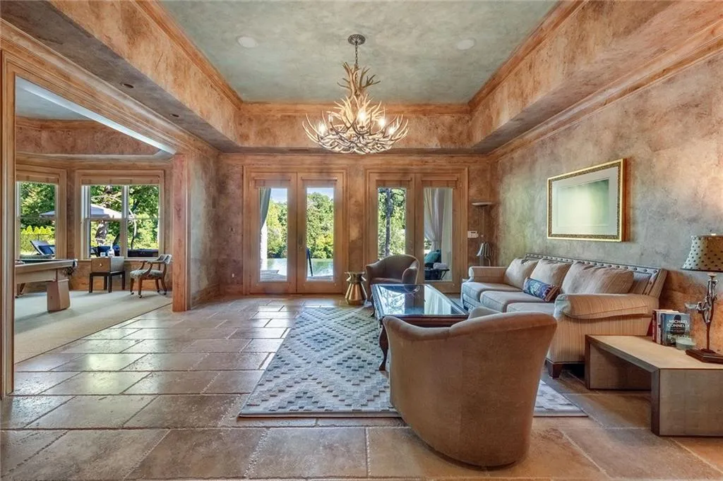 5509 Long Island Drive Nw, Atlanta, Georgia 30327, 6 Bedrooms Bedrooms, ,7 BathroomsBathrooms,Residential,Sold,5509 Long Island Drive Nw,7447945