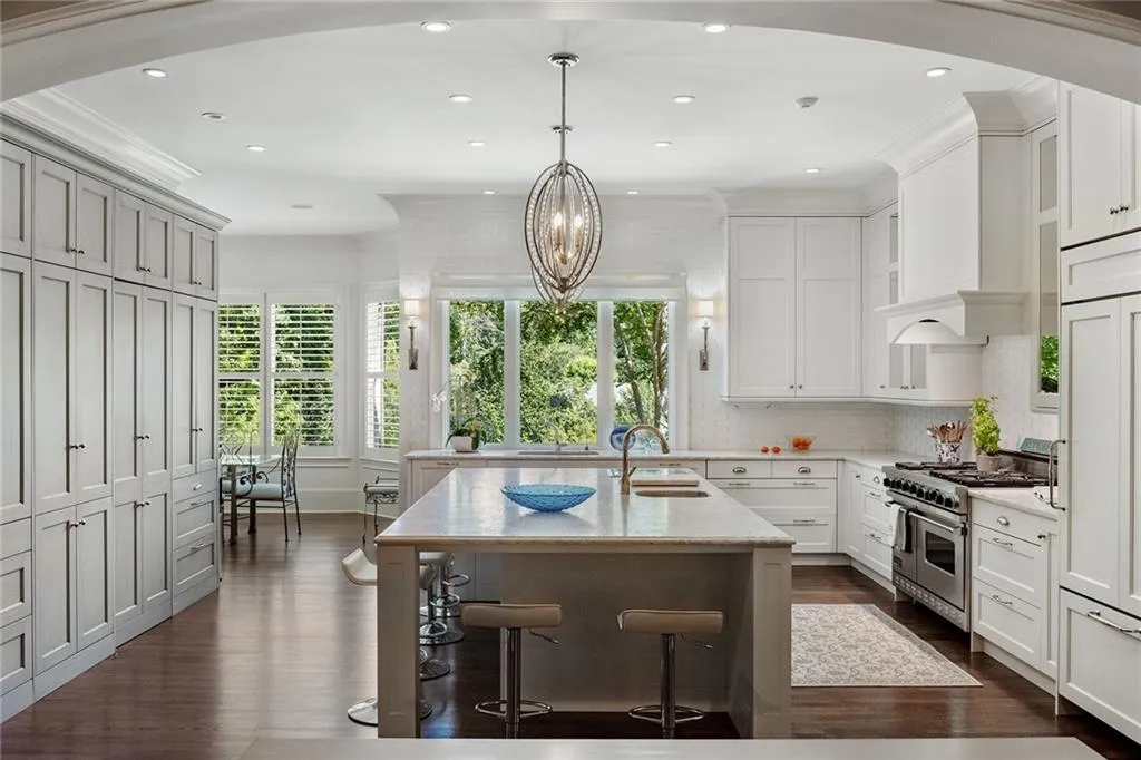 5509 Long Island Drive Nw, Atlanta, Georgia 30327, 6 Bedrooms Bedrooms, ,7 BathroomsBathrooms,Residential,Sold,5509 Long Island Drive Nw,7447945