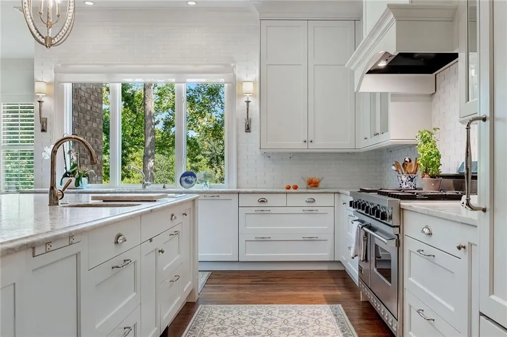 5509 Long Island Drive Nw, Atlanta, Georgia 30327, 6 Bedrooms Bedrooms, ,7 BathroomsBathrooms,Residential,Sold,5509 Long Island Drive Nw,7447945