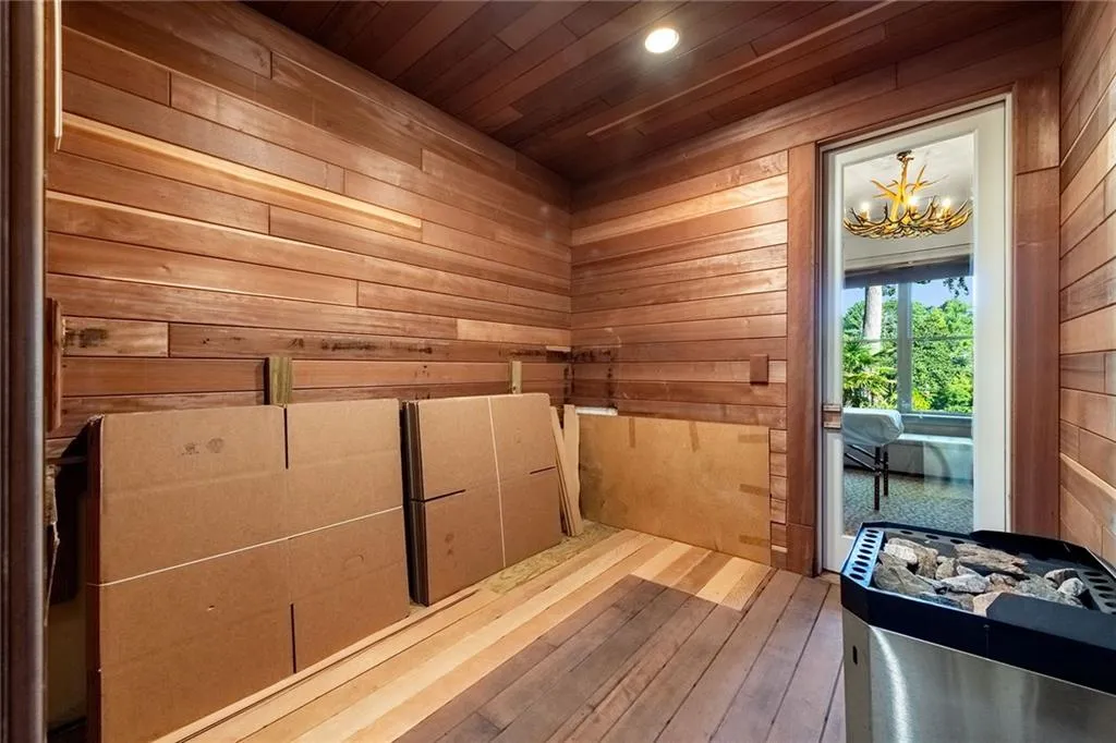 5509 Long Island Drive Nw, Atlanta, Georgia 30327, 6 Bedrooms Bedrooms, ,7 BathroomsBathrooms,Residential,Sold,5509 Long Island Drive Nw,7447945