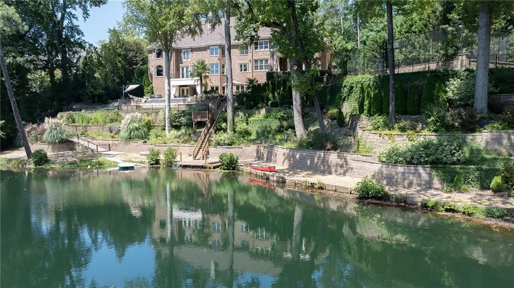 5509 Long Island Drive Nw, Atlanta, Georgia 30327, 6 Bedrooms Bedrooms, ,7 BathroomsBathrooms,Residential,Sold,5509 Long Island Drive Nw,7447945