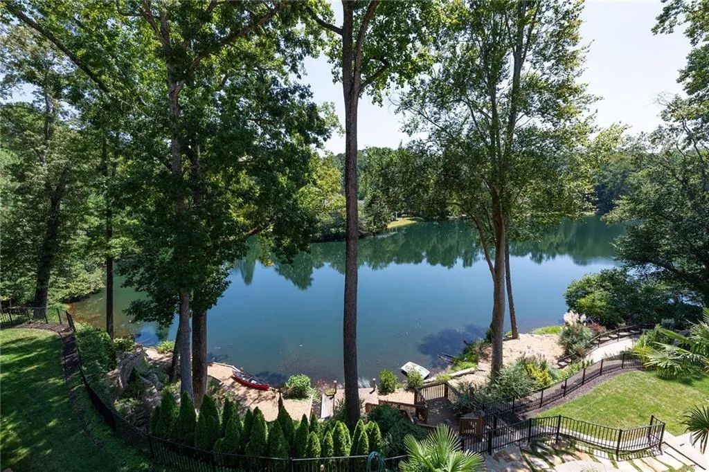 5509 Long Island Drive Nw, Atlanta, Georgia 30327, 6 Bedrooms Bedrooms, ,7 BathroomsBathrooms,Residential,Sold,5509 Long Island Drive Nw,7447945