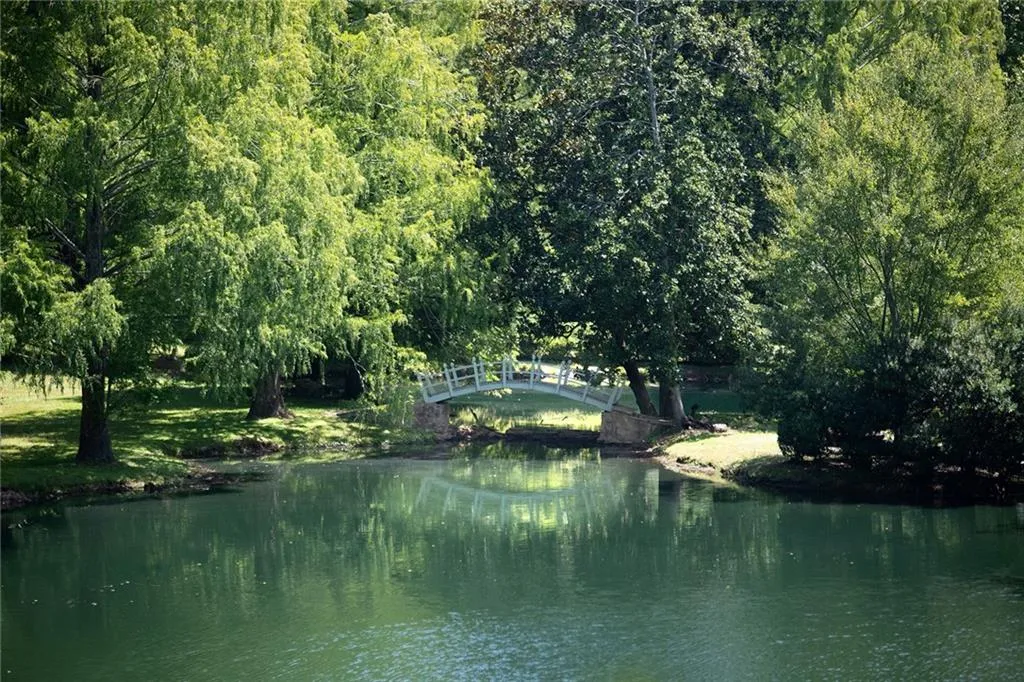 5509 Long Island Drive Nw, Atlanta, Georgia 30327, 6 Bedrooms Bedrooms, ,7 BathroomsBathrooms,Residential,Sold,5509 Long Island Drive Nw,7447945