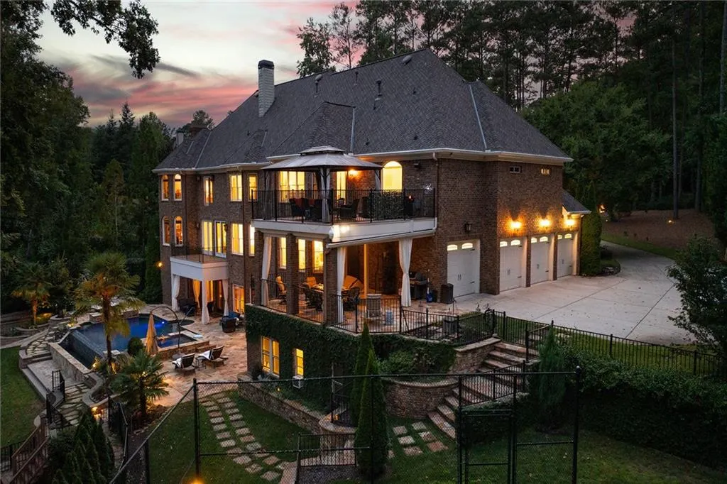 5509 Long Island Drive Nw, Atlanta, Georgia 30327, 6 Bedrooms Bedrooms, ,7 BathroomsBathrooms,Residential,Sold,5509 Long Island Drive Nw,7447945